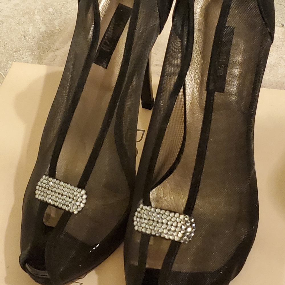shoes - Picture 3 of 6